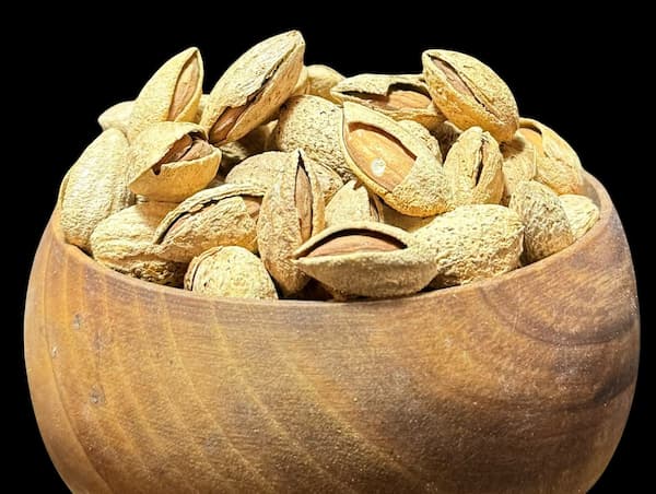تصویر 2 از قیمت خرید بادام منقا شور + فروش ویژه